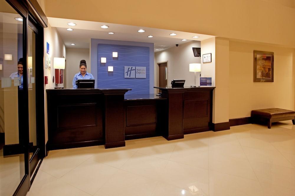 Holiday Inn Express Hotel & Suites Hope Mills-Fayetteville Airport By Ihg Extérieur photo