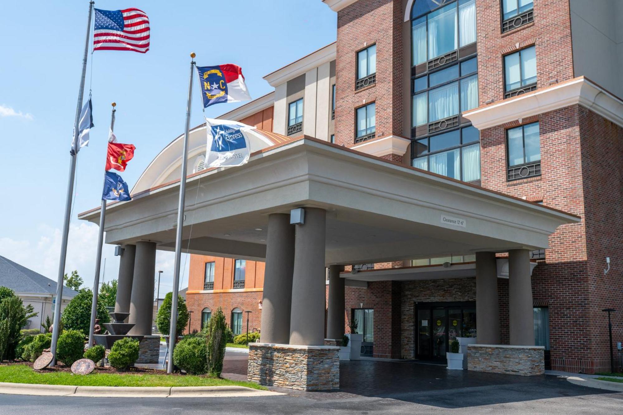 Holiday Inn Express Hotel & Suites Hope Mills-Fayetteville Airport By Ihg Extérieur photo